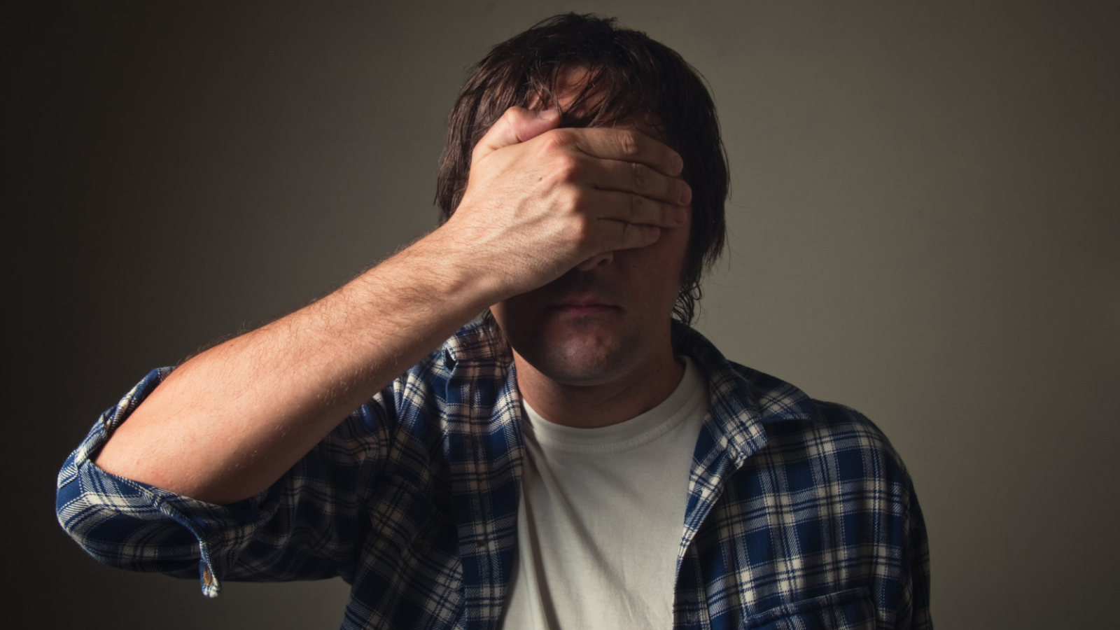 PHÂN BIỆT CÁC TỪ CHỈ XẤU HỔ TRONG TIẾNG ANH: ASHAMED, SHAMEFUL, SHY, EMBARRASSED. www.english4all.vn