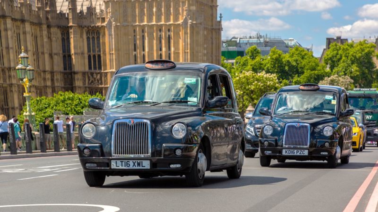 10 Interesting Facts and Figures about London Taxis You Might Not Have Known. 10 ĐIỀU THÚ VỊ VỀ NHỮNG CHIẾC TAXI Ở LONDON - CÓ THỂ BẠN CHƯA BIẾT???Văn hóa Anh. www.english4all.vn