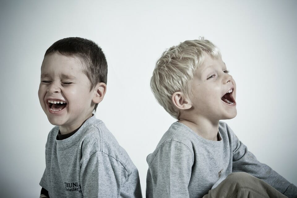 DO NOT LAUGH! IT'S ENGLISH Tiếng Anh “khó đỡ”: Hãy dịch theo cách của bạn. Phương pháp học tiếng Anh. Weekend Gossips. www.english4all.vn